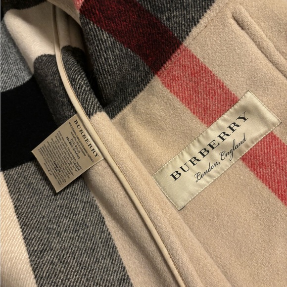 Men Authentic Burberry wool duffle coat with removable hood - Picture 7 of 11